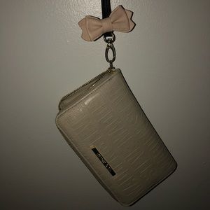 Steve Madden Wristlet